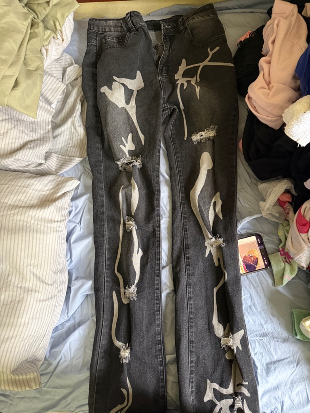 SHEIN Black Skinny Jeans with White Abstract Paint Accents